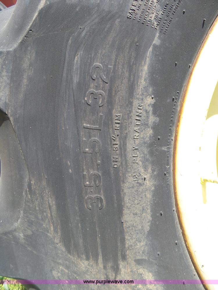 image for item AR9282 (2) 35.5L32 tires