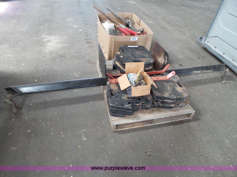 image for item BZ9165 Tractor weights and parts