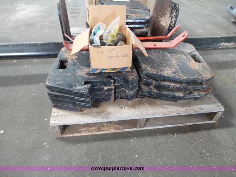 image for item BZ9165 Tractor weights and parts