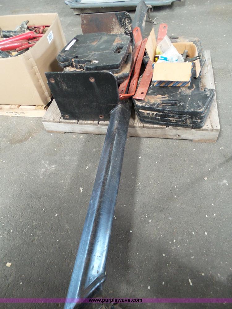 image for item BZ9165 Tractor weights and parts