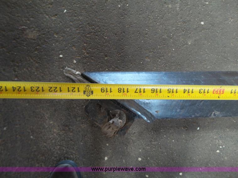 image for item BZ9165 Tractor weights and parts