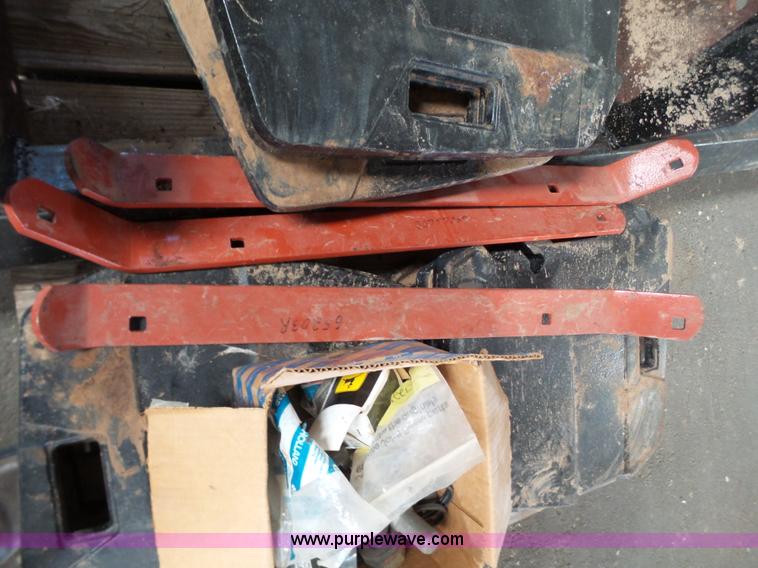 image for item BZ9165 Tractor weights and parts