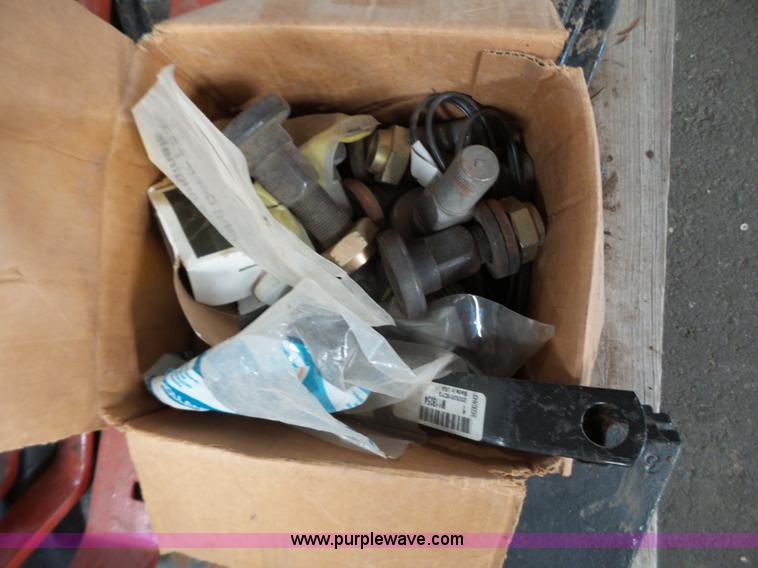 image for item BZ9165 Tractor weights and parts