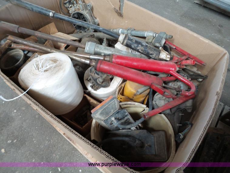 image for item BZ9165 Tractor weights and parts