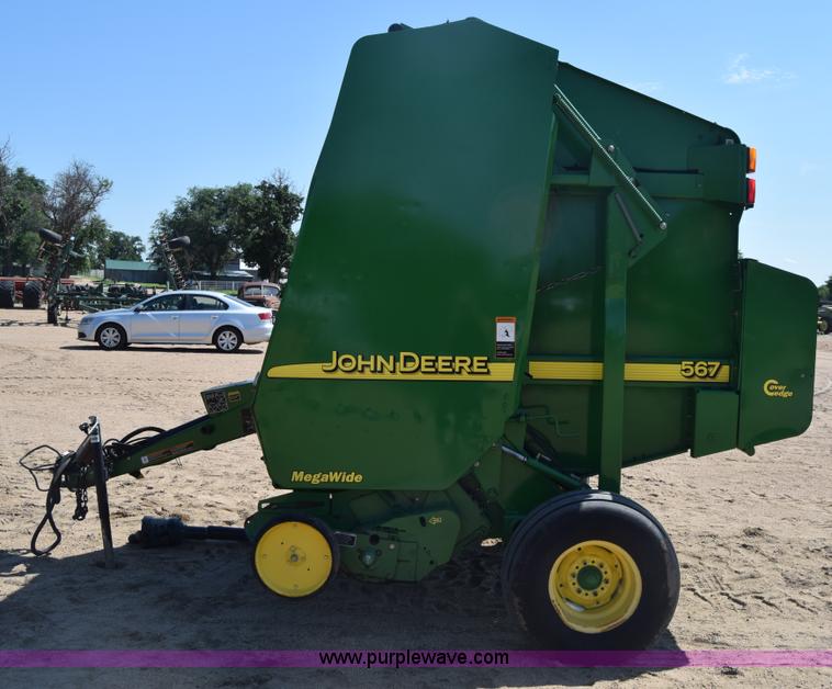 image for item CB9278 2009 John Deere 567 round baler