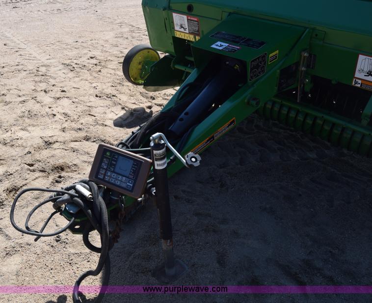 image for item CB9278 2009 John Deere 567 round baler
