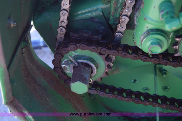 image for item CB9278 2009 John Deere 567 round baler