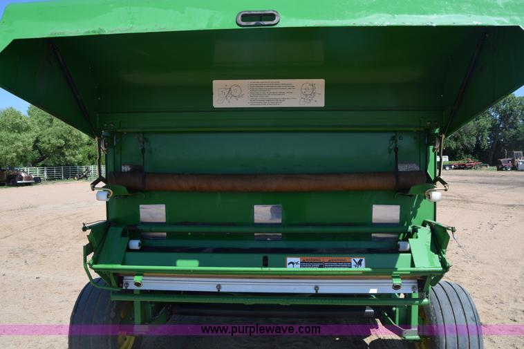 image for item CB9278 2009 John Deere 567 round baler