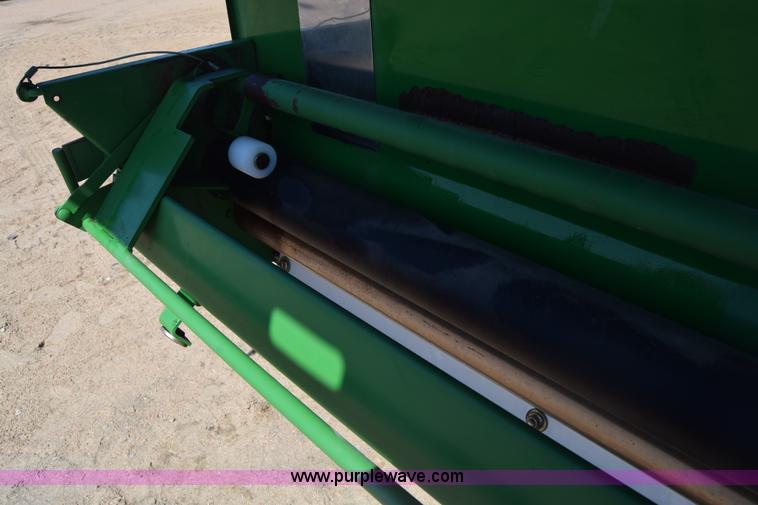 image for item CB9278 2009 John Deere 567 round baler