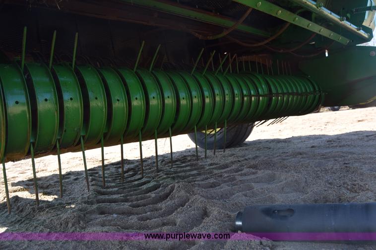image for item CB9278 2009 John Deere 567 round baler