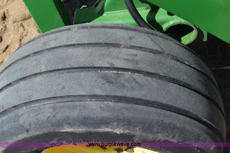 image for item CB9278 2009 John Deere 567 round baler