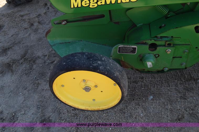 image for item CB9278 2009 John Deere 567 round baler