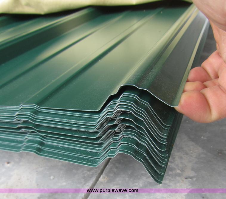 image for item F1442 (80) sheets of metal siding/roofing