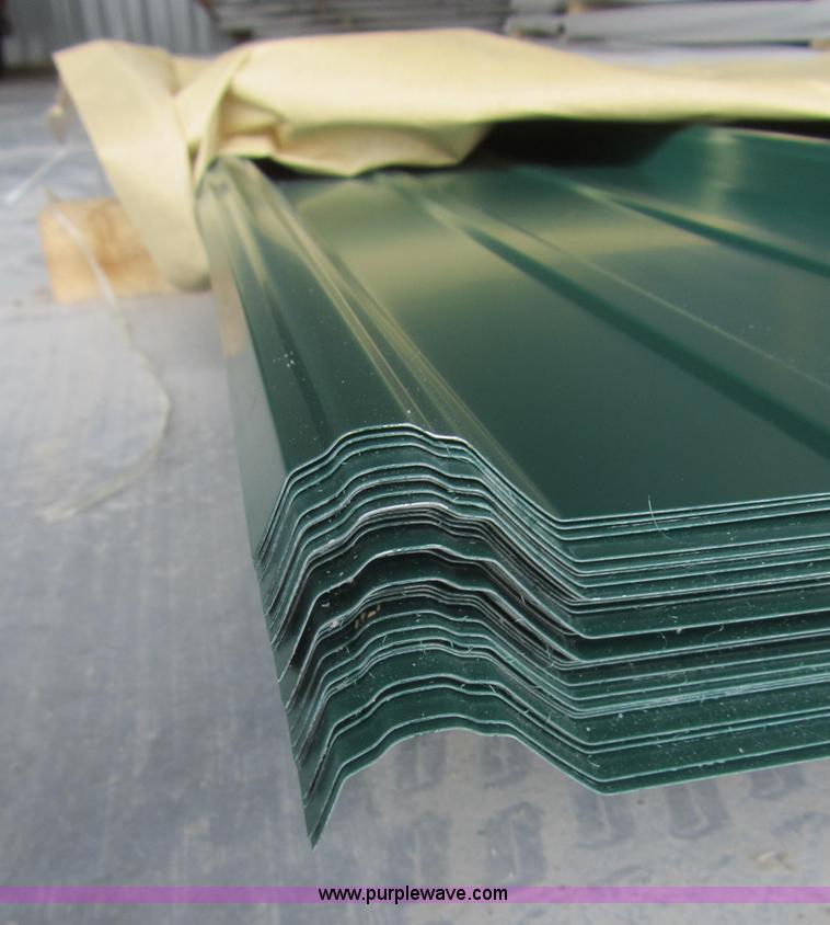 image for item F1442 (80) sheets of metal siding/roofing