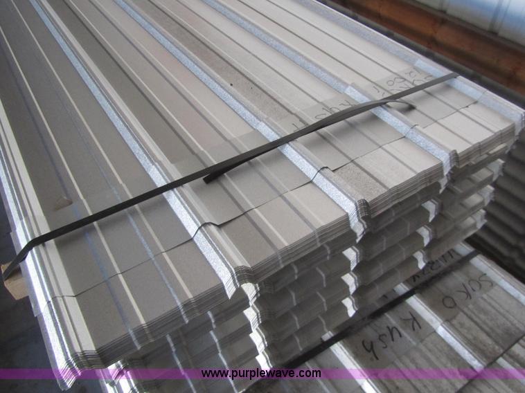 image for item F1443 (80) sheets of metal siding/roofing
