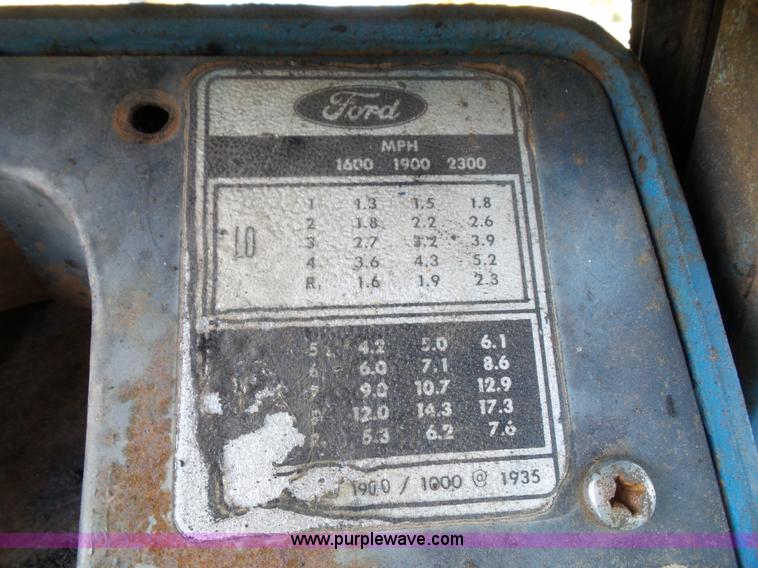 image for item J4881 Ford 8000 tractor