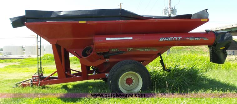 image for item J6011 2009 Brent 882 grain cart