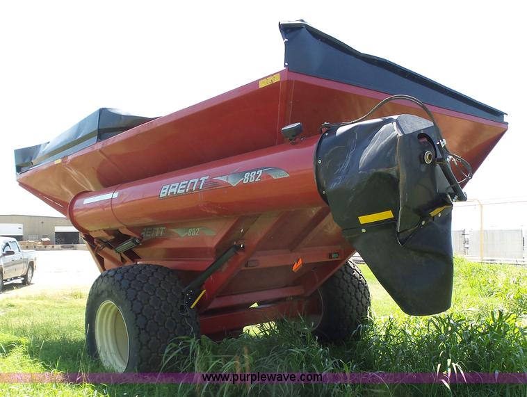 image for item J6011 2009 Brent 882 grain cart