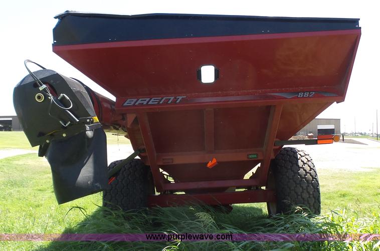 image for item J6011 2009 Brent 882 grain cart
