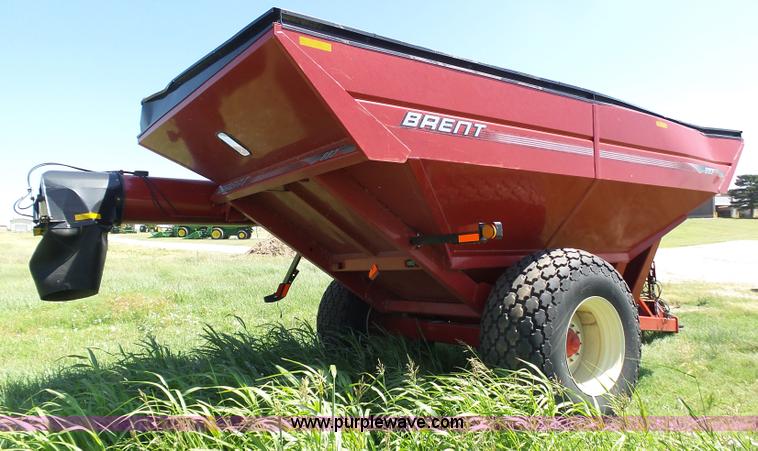 image for item J6011 2009 Brent 882 grain cart