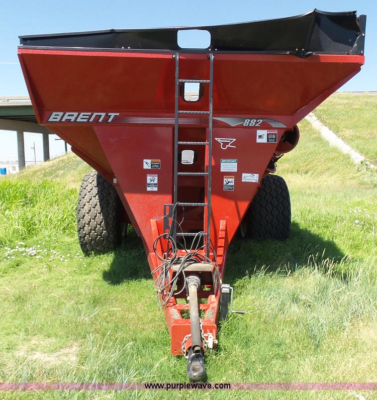 image for item J6011 2009 Brent 882 grain cart