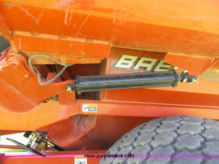 image for item J6011 2009 Brent 882 grain cart