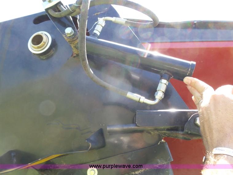 image for item J6011 2009 Brent 882 grain cart