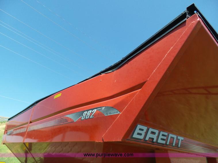 image for item J6011 2009 Brent 882 grain cart