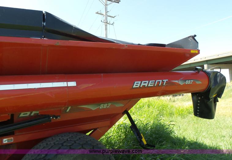 image for item J6011 2009 Brent 882 grain cart