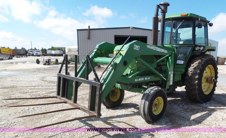 image for item J6057 1978 John Deere 4440 tractor