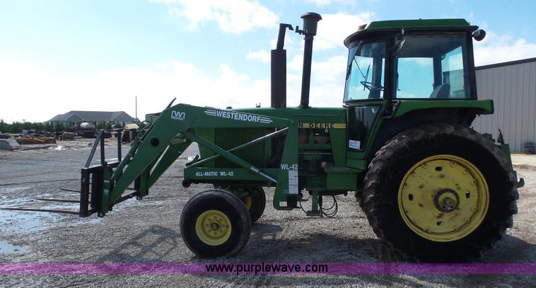 image for item J6057 1978 John Deere 4440 tractor