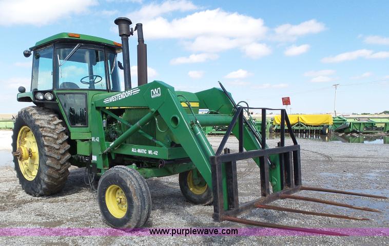 image for item J6057 1978 John Deere 4440 tractor