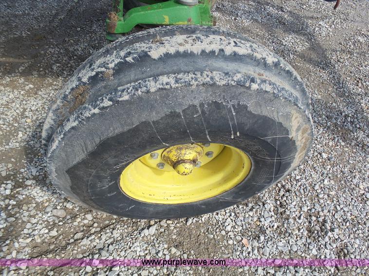 image for item J6057 1978 John Deere 4440 tractor