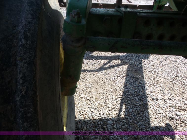 image for item J6057 1978 John Deere 4440 tractor