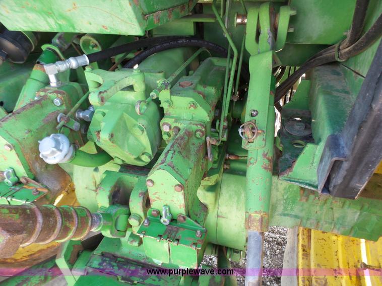 image for item J6057 1978 John Deere 4440 tractor