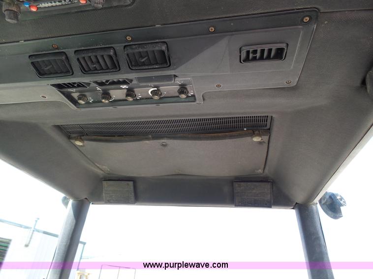 image for item J6057 1978 John Deere 4440 tractor