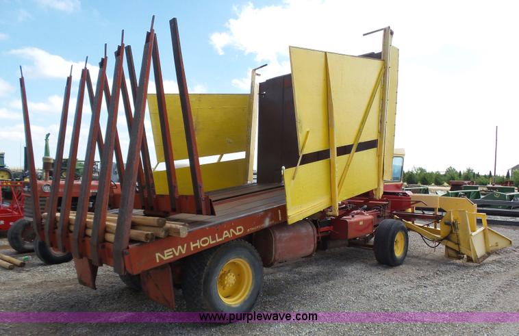 image for item J6058 New Holland 1049 Stackcruiser bale wagon