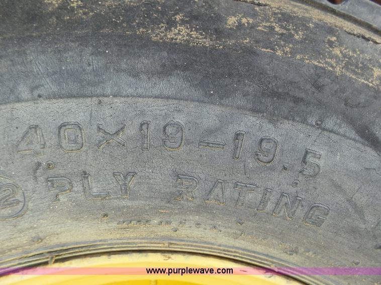 image for item J6058 New Holland 1049 Stackcruiser bale wagon