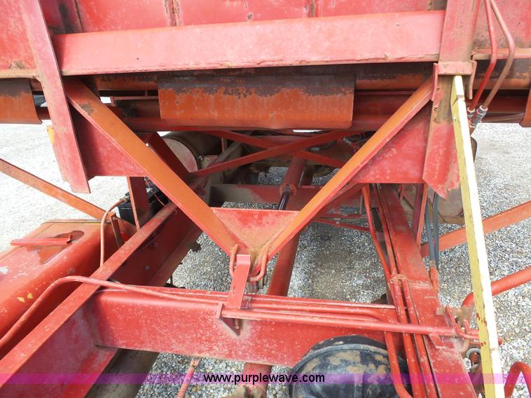 image for item J6058 New Holland 1049 Stackcruiser bale wagon