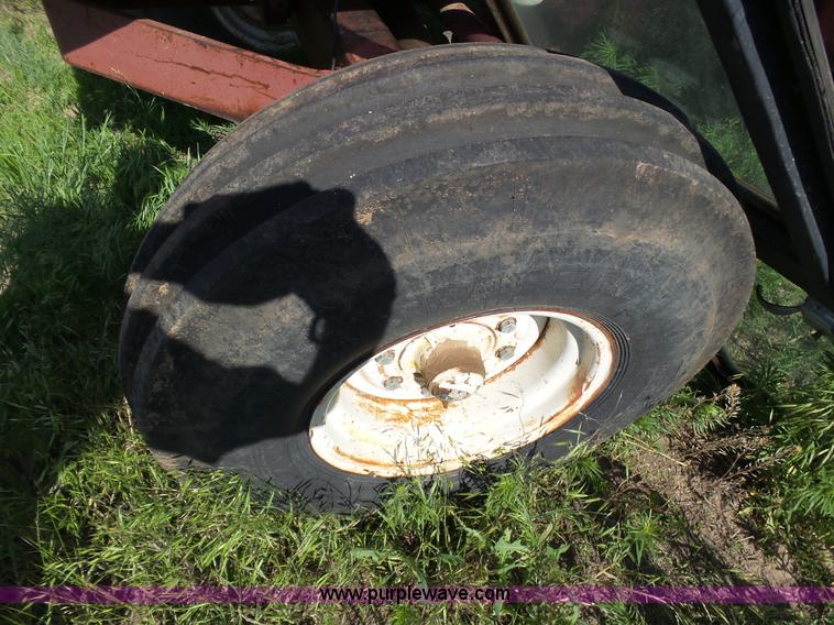 image for item J6069 Allis Chalmers AC7030 tractor