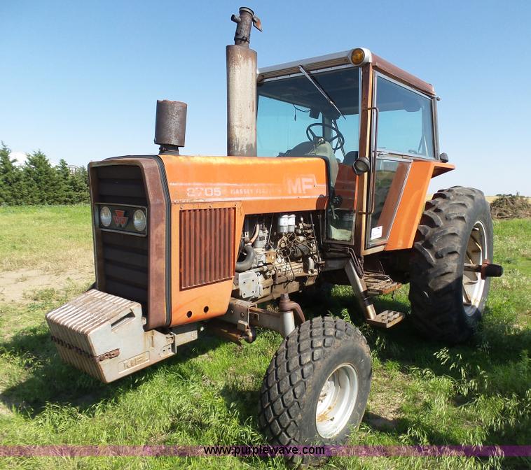 image for item J6070 Massey-Ferguson 2705 tractor