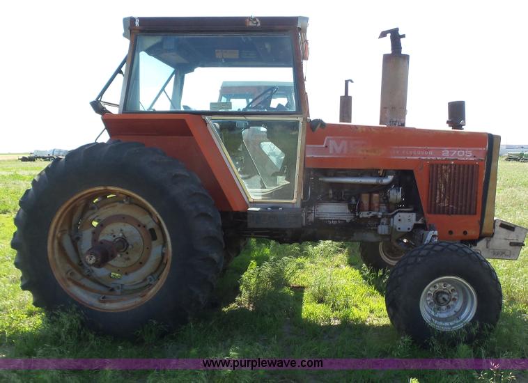image for item J6070 Massey-Ferguson 2705 tractor