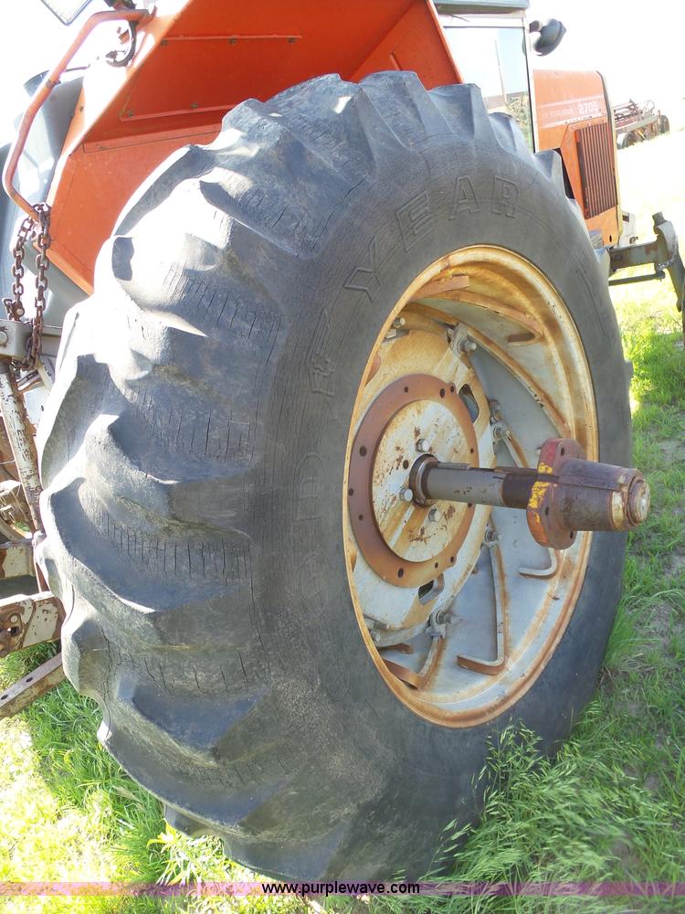 image for item J6070 Massey-Ferguson 2705 tractor