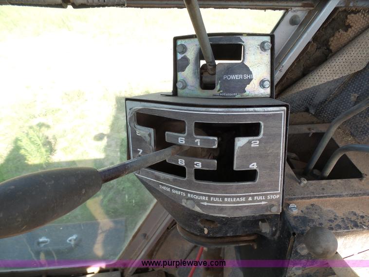 image for item J6070 Massey-Ferguson 2705 tractor