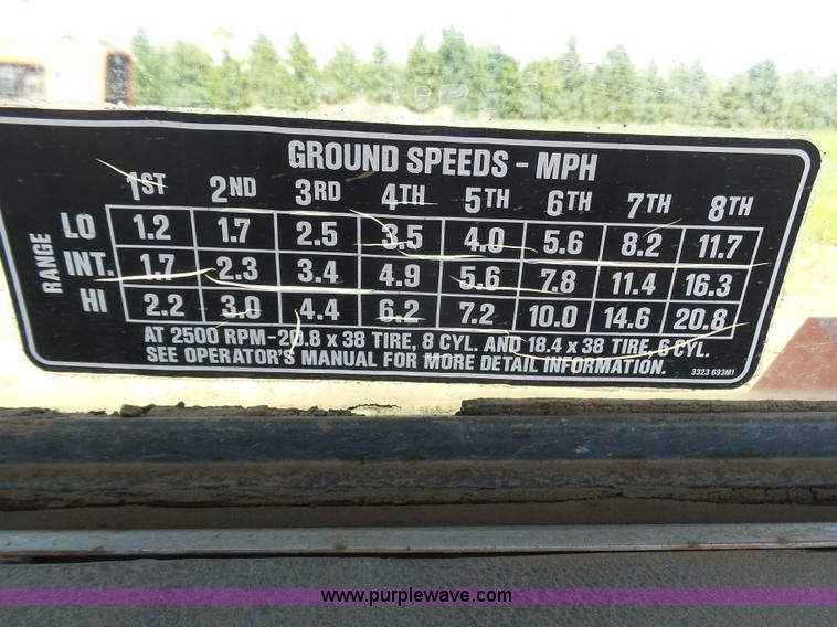 image for item J6070 Massey-Ferguson 2705 tractor