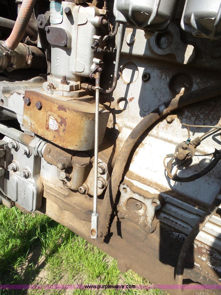 image for item J6070 Massey-Ferguson 2705 tractor