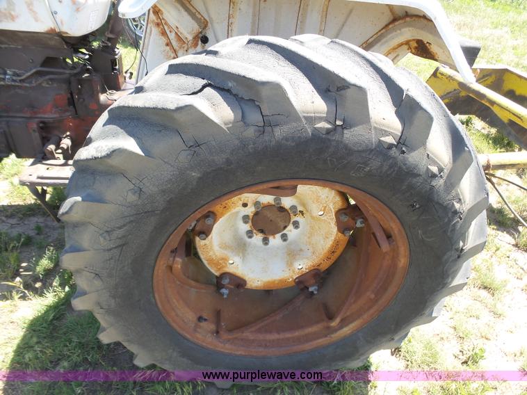 image for item J6072 David Brown 995 tractor