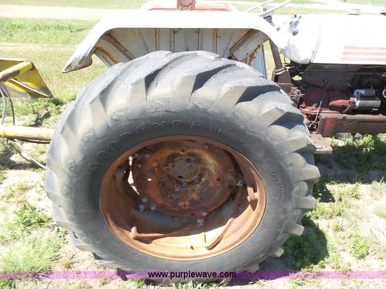 image for item J6072 David Brown 995 tractor