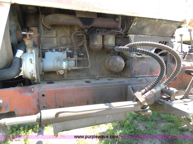 image for item J6072 David Brown 995 tractor