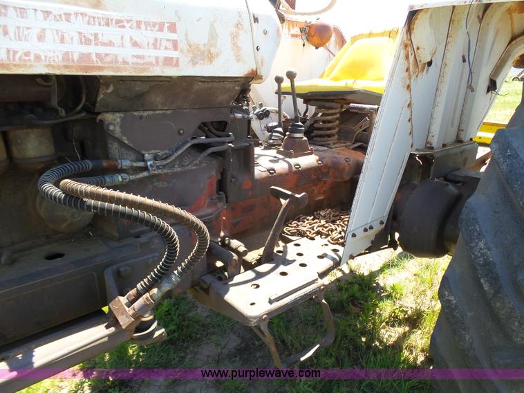 image for item J6072 David Brown 995 tractor